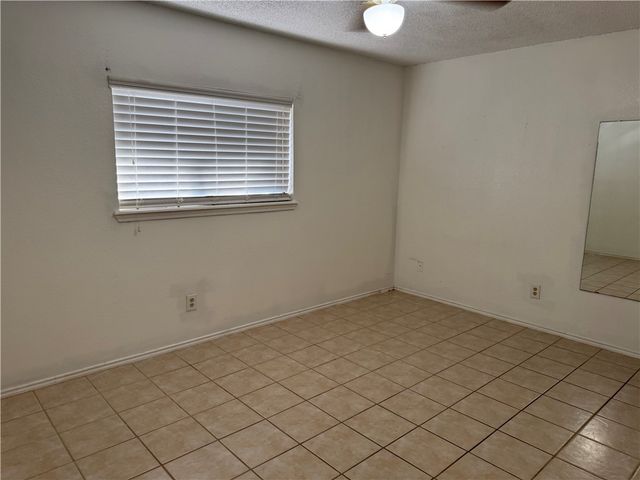 3009 Hilldale Dr, Corpus Christi, TX 78415