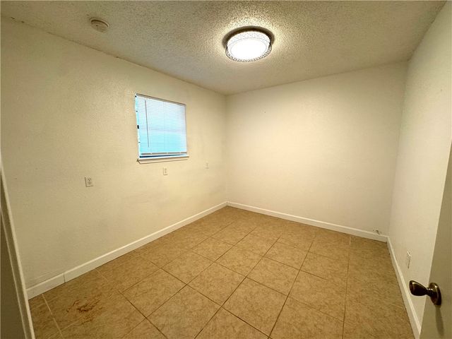 3009 Hilldale Dr, Corpus Christi, TX 78415