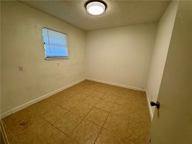 3009 Hilldale Dr, Corpus Christi, TX 78415