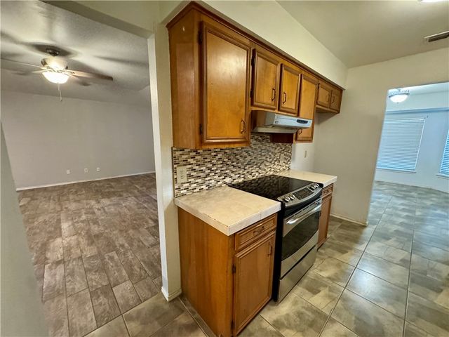 3009 Hilldale Dr, Corpus Christi, TX 78415