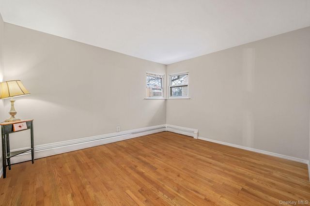 29 N Baldwin Place, Massapequa, NY 11758