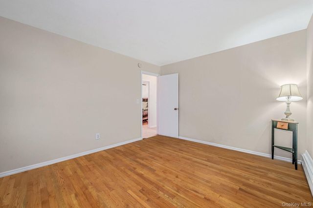 29 N Baldwin Place, Massapequa, NY 11758