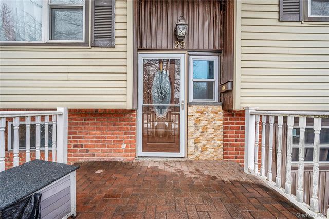 29 N Baldwin Place, Massapequa, NY 11758