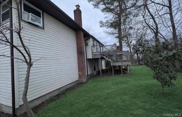 29 N Baldwin Place, Massapequa, NY 11758