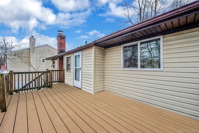 29 N Baldwin Place, Massapequa, NY 11758