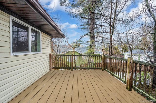 29 N Baldwin Place, Massapequa, NY 11758