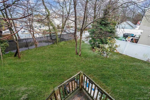 29 N Baldwin Place, Massapequa, NY 11758