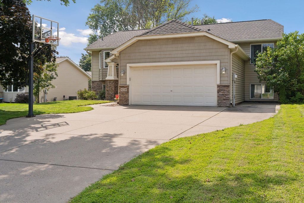 8234 Jewel Avenue S, Cottage Grove, MN 55016
