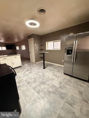 97 STORMY LN, Springfield, WV 26763