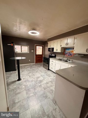 97 STORMY LN, Springfield, WV 26763