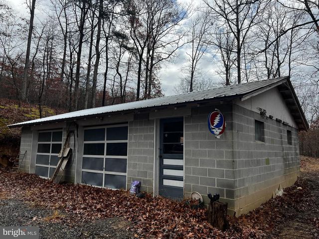 97 STORMY LN, Springfield, WV 26763