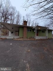 97 STORMY LN, Springfield, WV 26763
