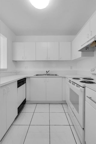 8045 NW 7th St 2301, Miami, FL 33126