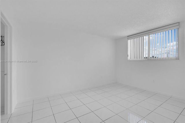 8045 NW 7th St 2301, Miami, FL 33126