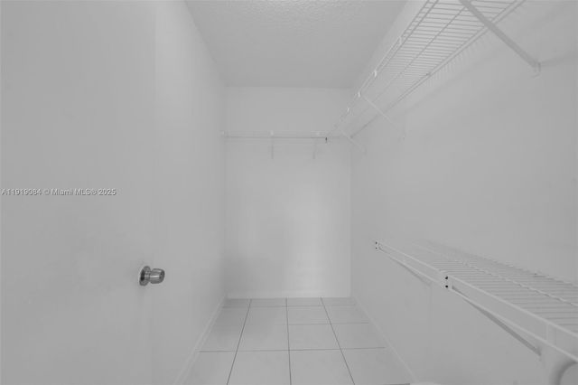 8045 NW 7th St 2301, Miami, FL 33126