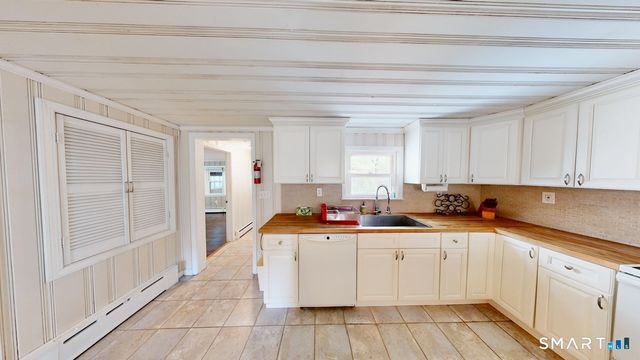 88 Avery Avenue, Meriden, CT 06450