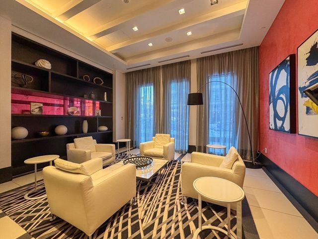 40 Traveler St 507, Boston, MA 02118