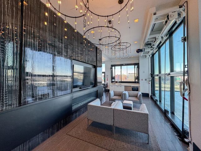 40 Traveler St 507, Boston, MA 02118