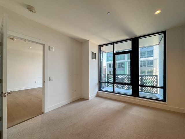 40 Traveler St 507, Boston, MA 02118