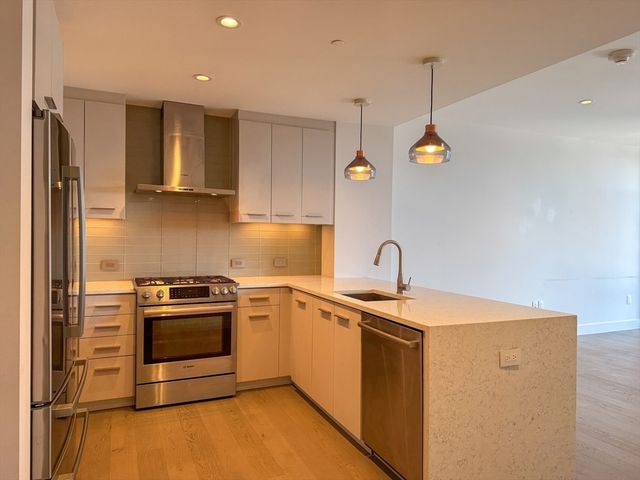 40 Traveler St 507, Boston, MA 02118