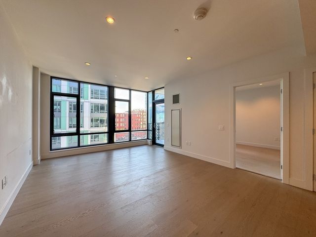 40 Traveler St 507, Boston, MA 02118