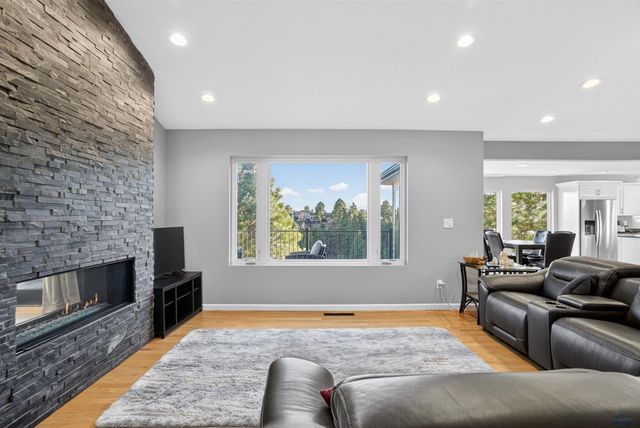 945 ENCHANTMENT RD, Rapid City, SD 57701