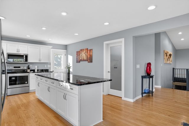 945 ENCHANTMENT RD, Rapid City, SD 57701