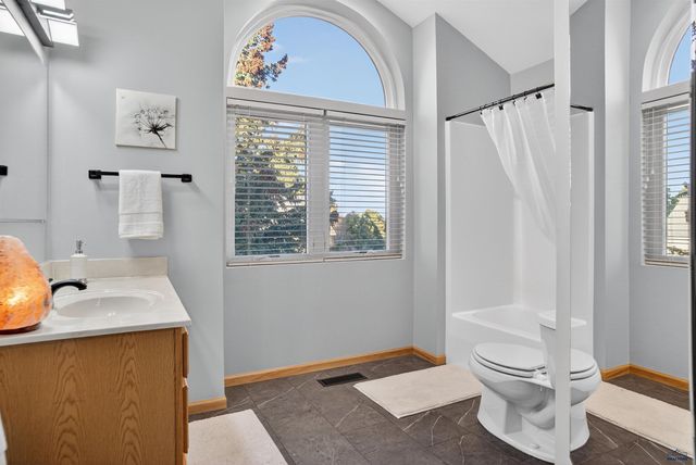 945 ENCHANTMENT RD, Rapid City, SD 57701