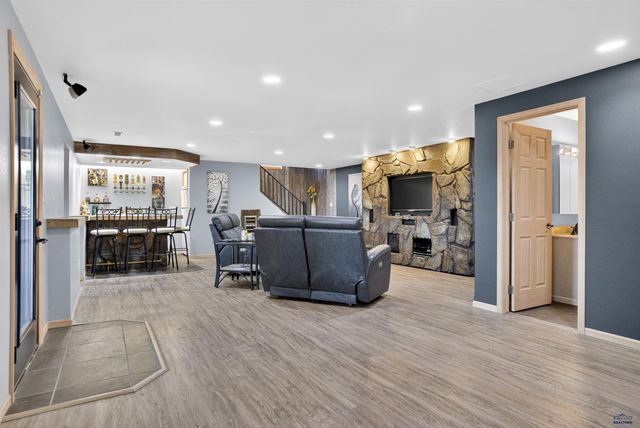 945 ENCHANTMENT RD, Rapid City, SD 57701