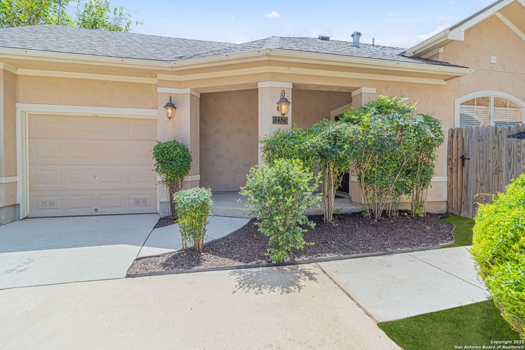 12323 Abbey Garden, San Antonio, TX 78249