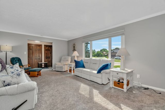 25049 W Kay Drive, Plainfield, IL 60586