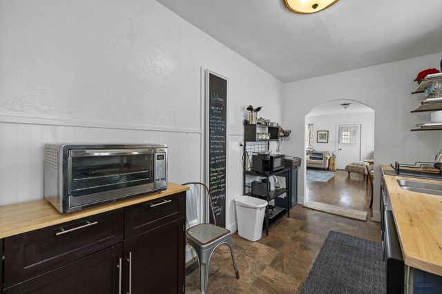 1110 MT RUSHMORE RD, Rapid City, SD 57701