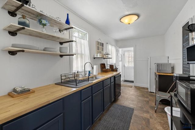 1110 MT RUSHMORE RD, Rapid City, SD 57701