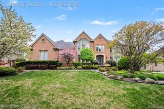5824 Clearview Drive, Troy, MI 48098