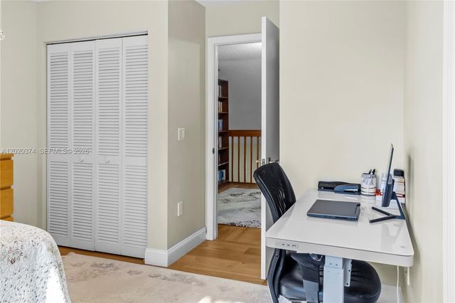 6885 NW 75th Pl, Parkland, FL 33067