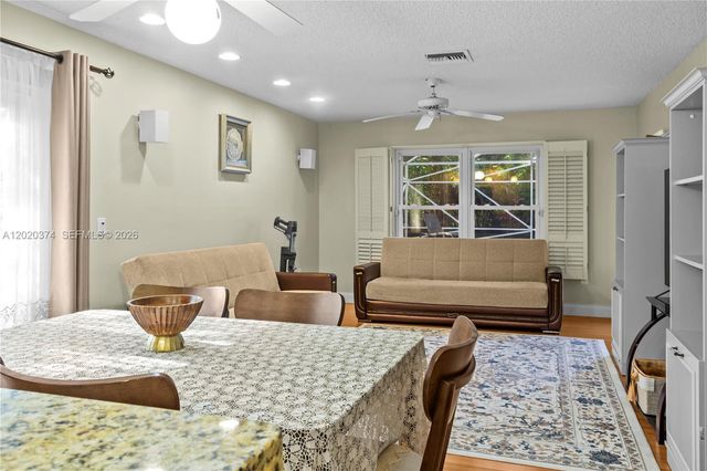 6885 NW 75th Pl, Parkland, FL 33067