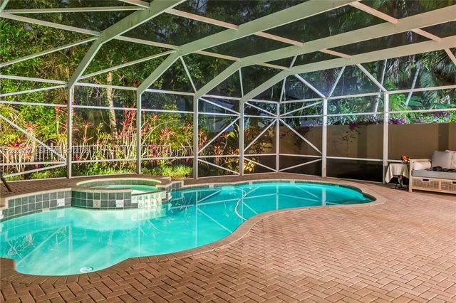 6885 NW 75th Pl, Parkland, FL 33067