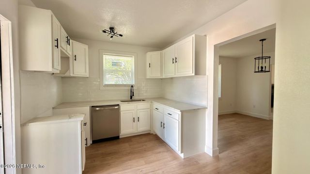 1728 MYRTLE Avenue N, Jacksonville, FL 32209