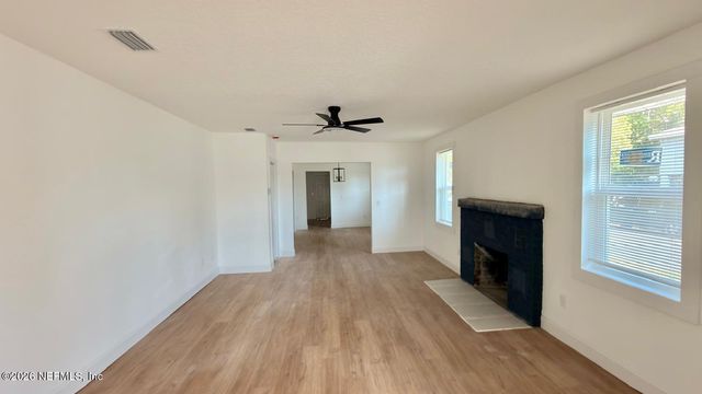 1728 MYRTLE Avenue N, Jacksonville, FL 32209