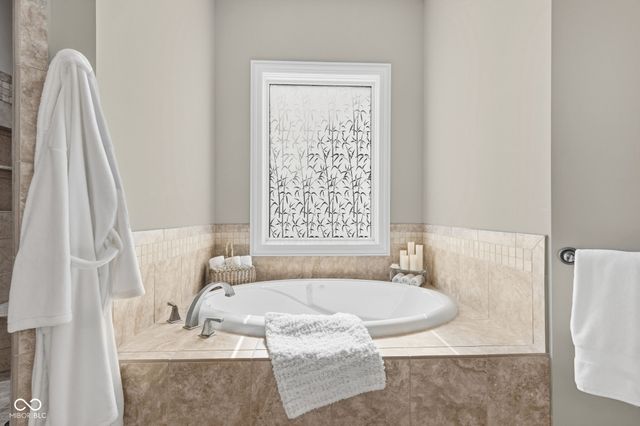 14795 Macduff Drive, Noblesville, IN 46062