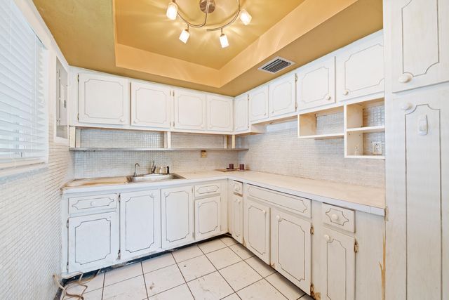 160 NE 60th Street, Oakland Park, FL 33334