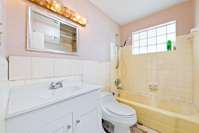 160 NE 60th Street, Oakland Park, FL 33334