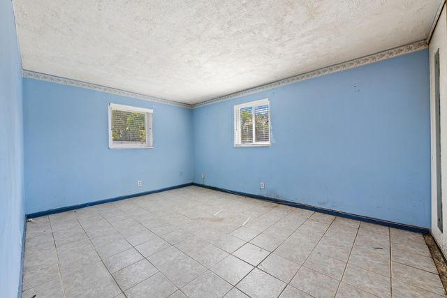 160 NE 60th Street, Oakland Park, FL 33334