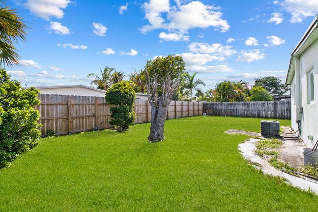 160 NE 60th Street, Oakland Park, FL 33334