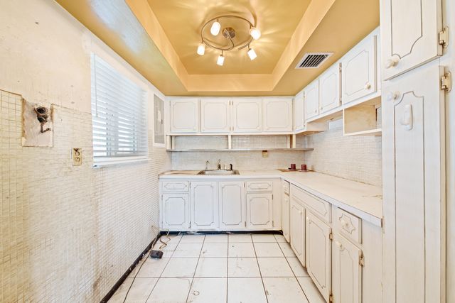 160 NE 60th Street, Oakland Park, FL 33334