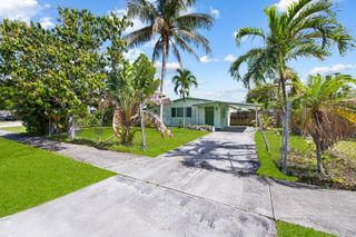 160 NE 60th Street, Oakland Park, FL 33334