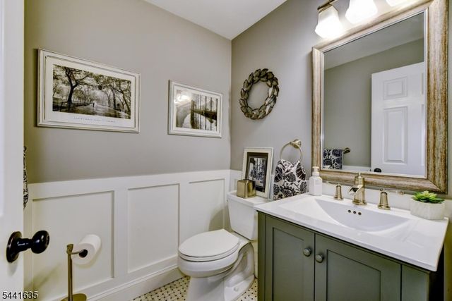 88 Watch Hill Rd, Hackettstown Town, NJ 07840