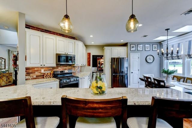 88 Watch Hill Rd, Hackettstown Town, NJ 07840