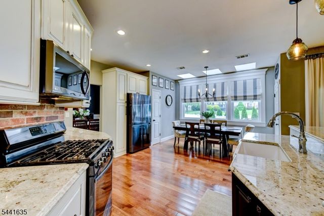 88 Watch Hill Rd, Hackettstown Town, NJ 07840