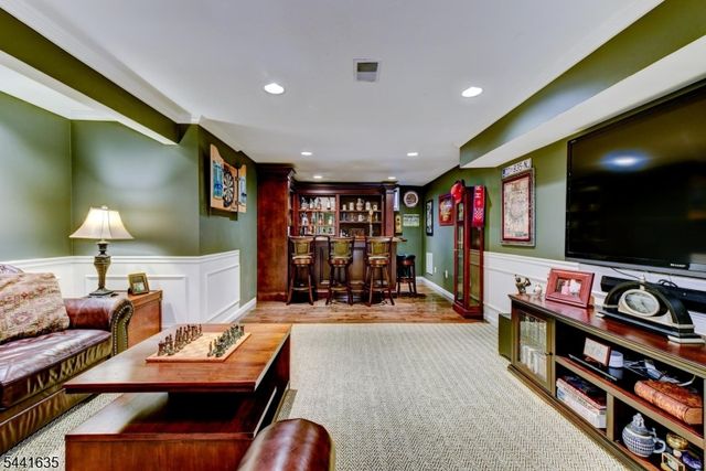 88 Watch Hill Rd, Hackettstown Town, NJ 07840